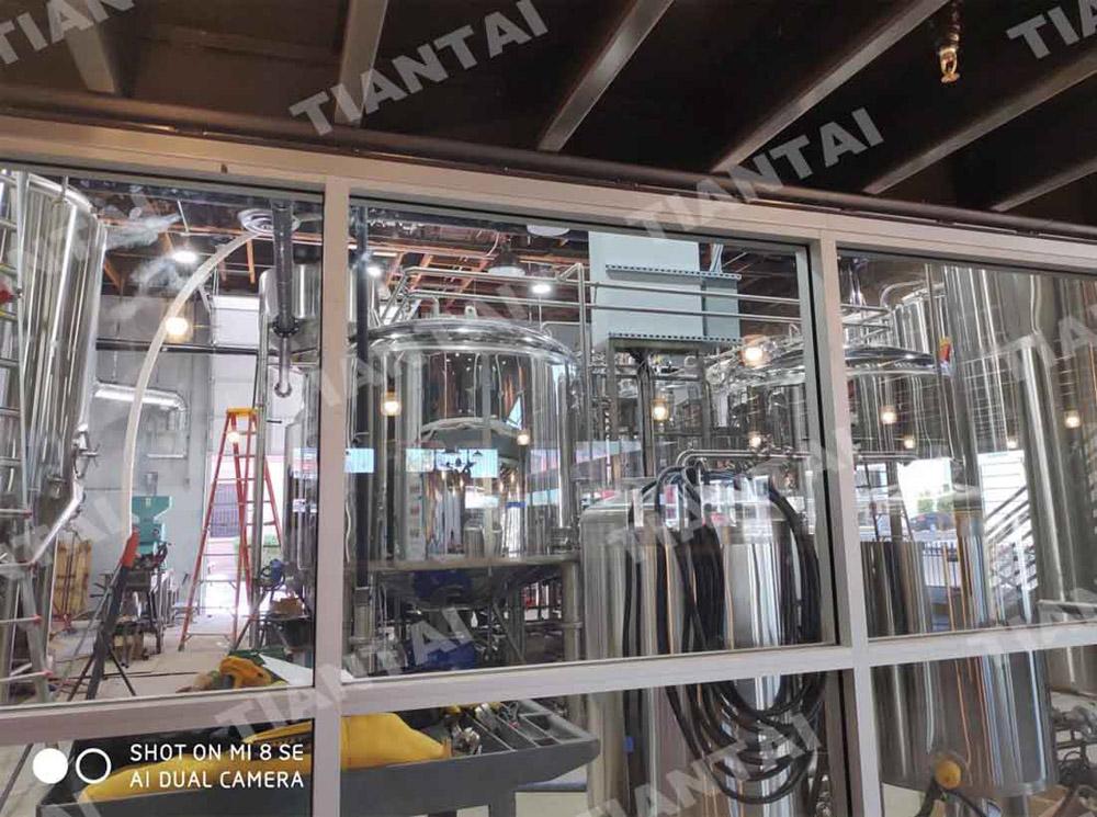 20bbl four vessel brewery equipment is under installation in America